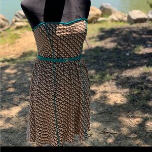 🆕 Elegant Strapless Patterned Dress